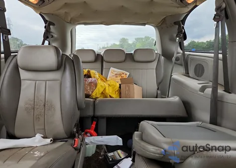 2007 Chrysler Town & Country Touring из США, поврежденный, VIN 2A4GP54L47R229920